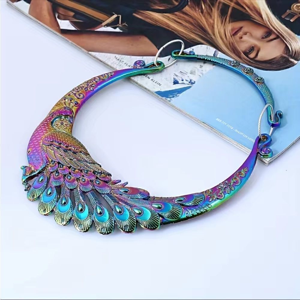 Two for price of one peacock-comb set& beautiful collar necklace - Picture 7 of 11
